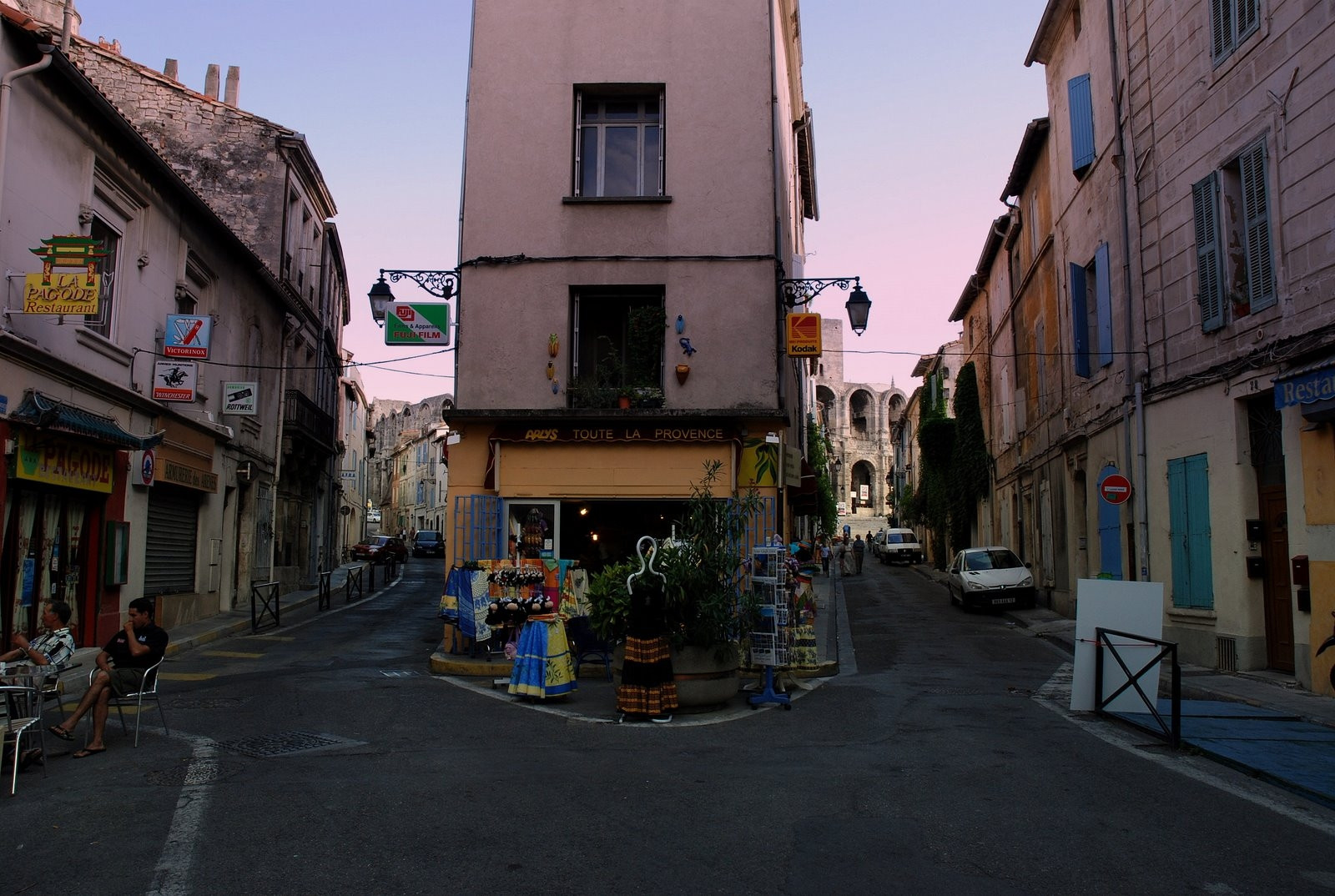Магазины в Арль, Франция – фотографии Франции
