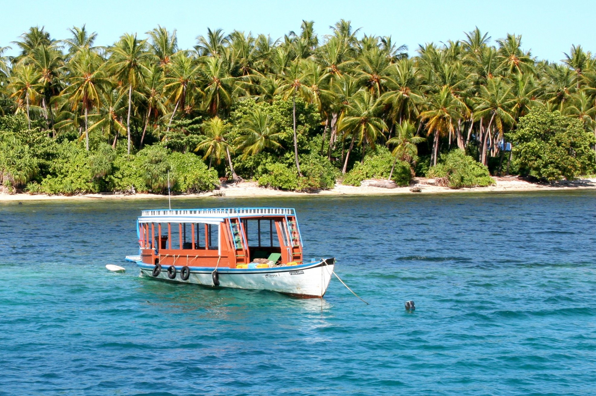 Лодка в Мииму Атолл, Мальдивы. Фото 1 – фотографии Мальдивских островов