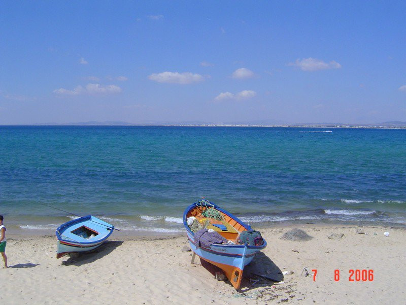 Лодки на пляже в Северном Тунисе. Фото 5 – фотографии Туниса