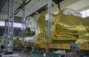 Статуя лежащего Будды Шветхальяуна – фотографии Мьянмы