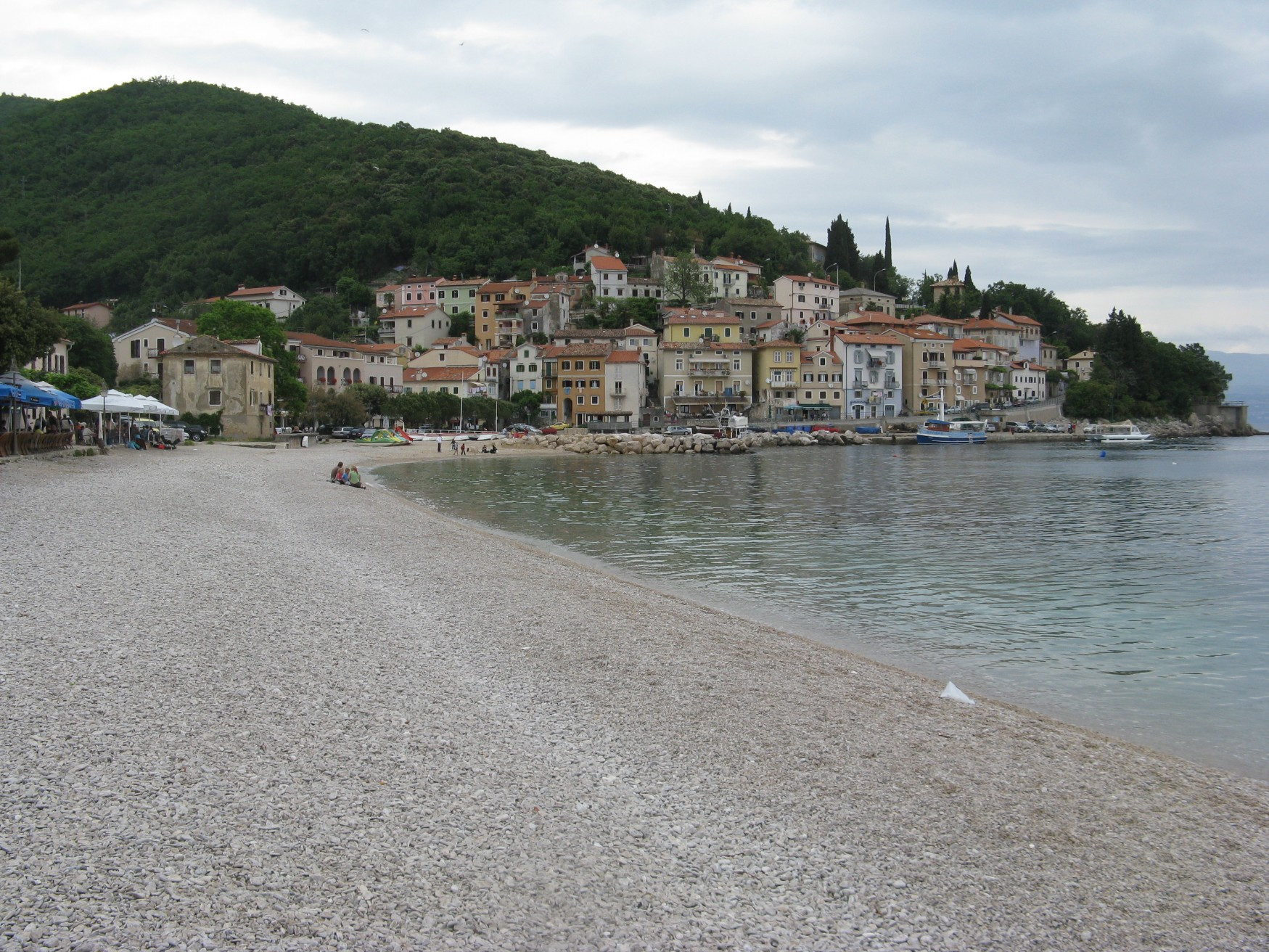 Пляж в Мощеничка-Драга, Хорватия – фотографии Хорватии