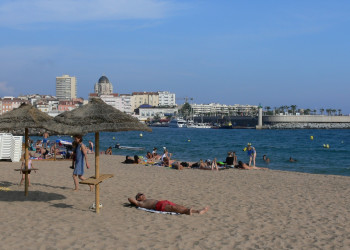 Пляж в Сен-Рафаэль, Франция. Фото 1 – фотографии Франции