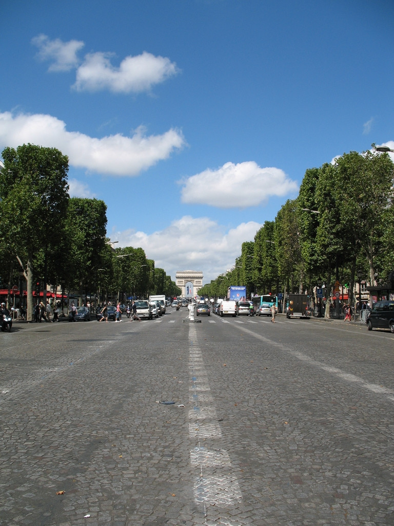Улица в Париже, Франция. Фото 8 – фотографии Франции