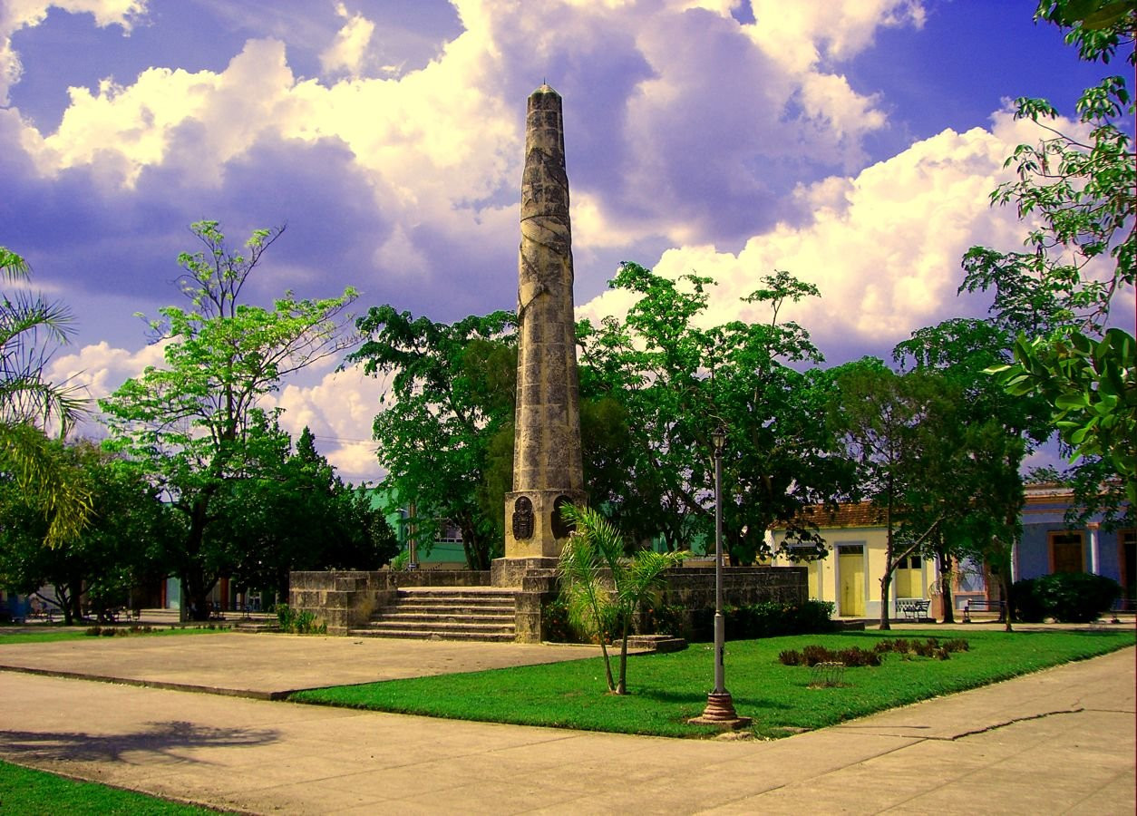 Памятник в Камагуэй, Куба. Фото 1 – фотографии Кубы