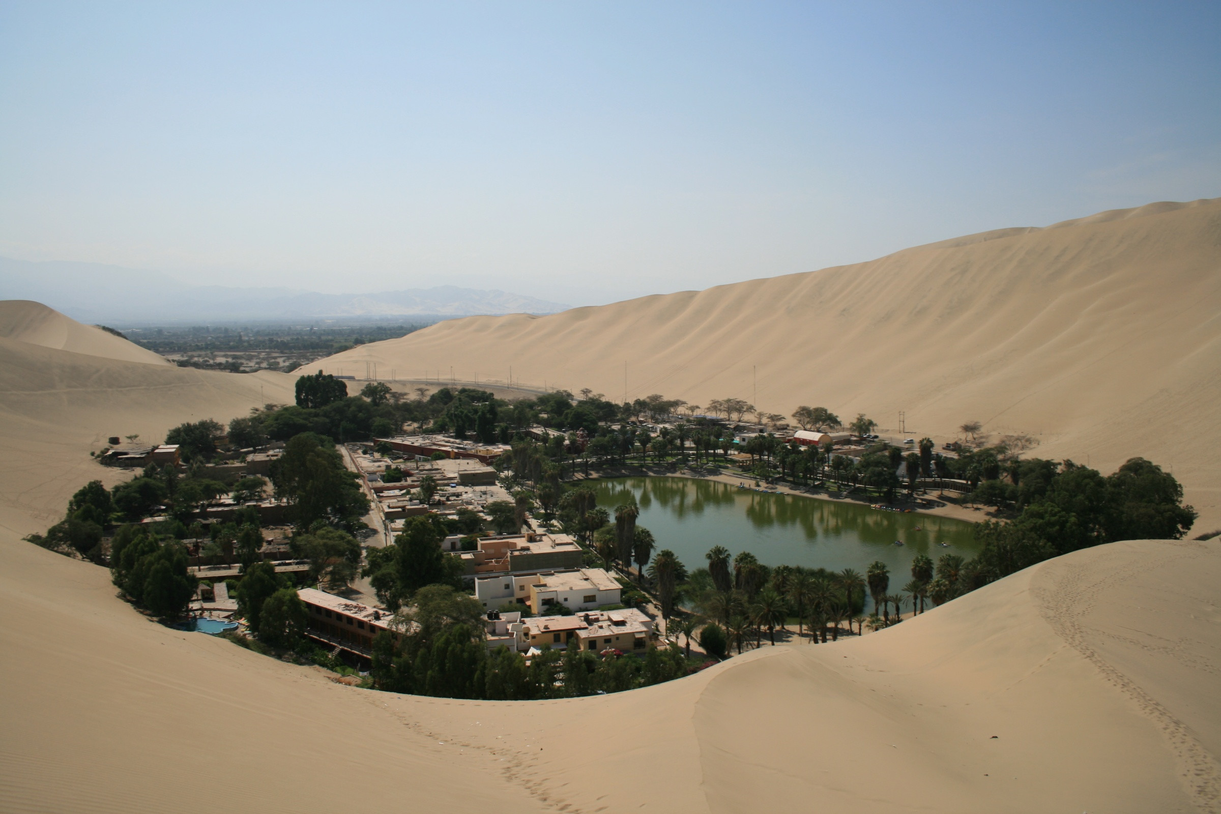 Небольшой перуанский оазис Хуакачина (Huacachina) – фотографии Перу