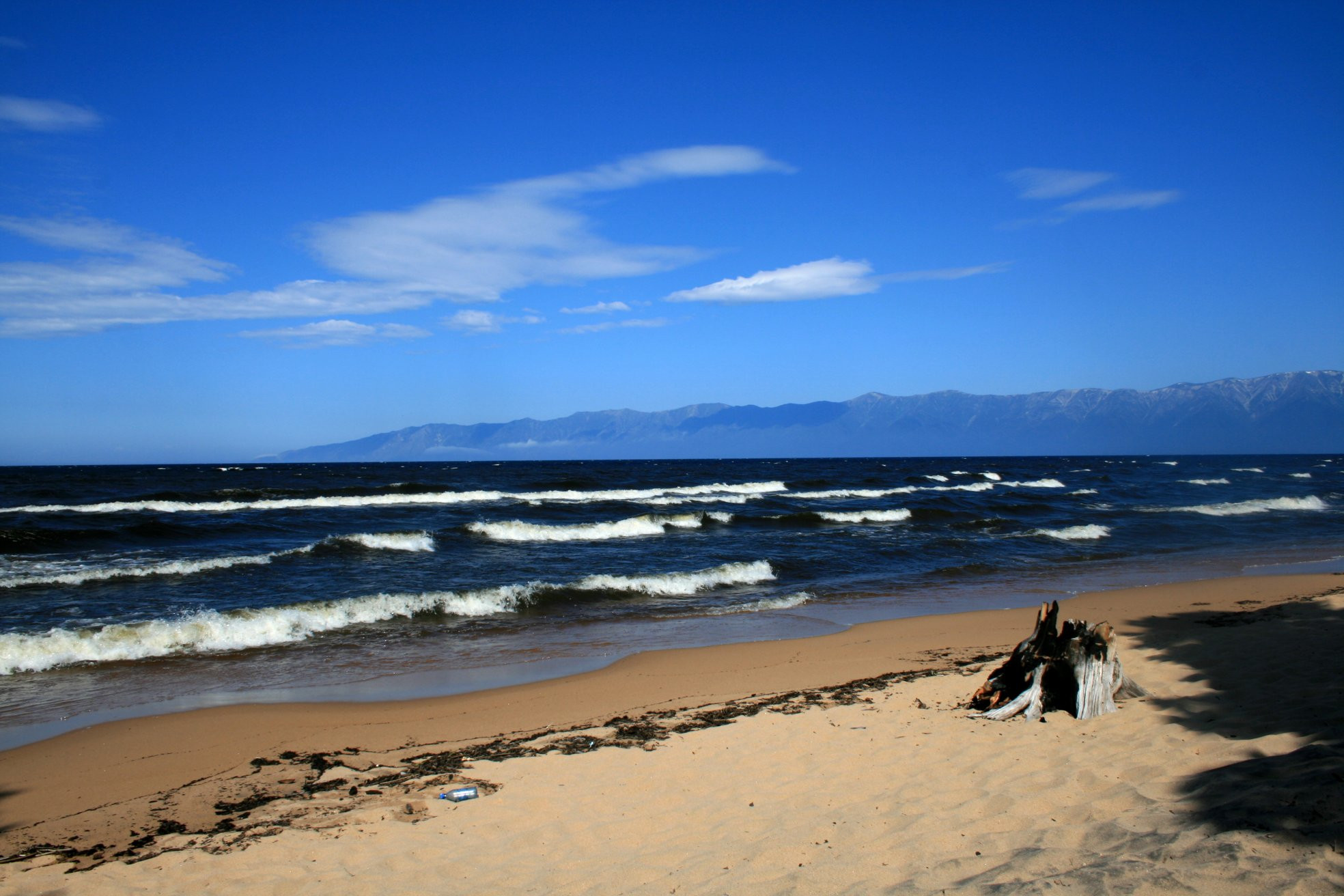 Пляж на озере Байкал, Россия. Фото 8 – фотографии России