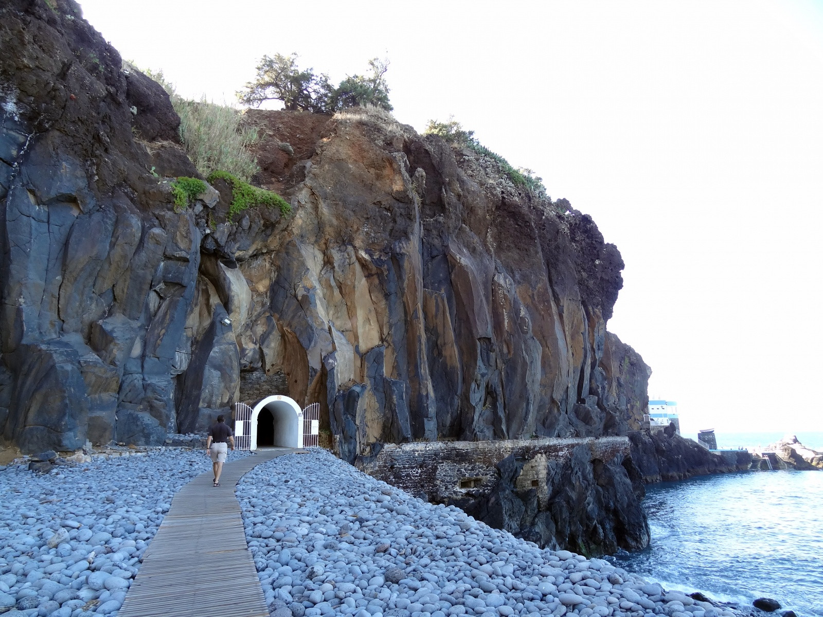 Скалистое побережье Мадейры – фотографии Португалии