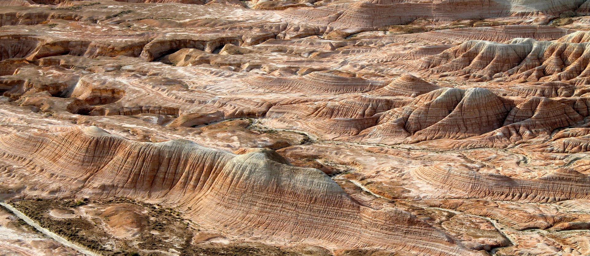 Чудо света каньон Янги-Кала (Yangy-kala), Туркменбашы, Туркменистан – фотографии Туркменистана