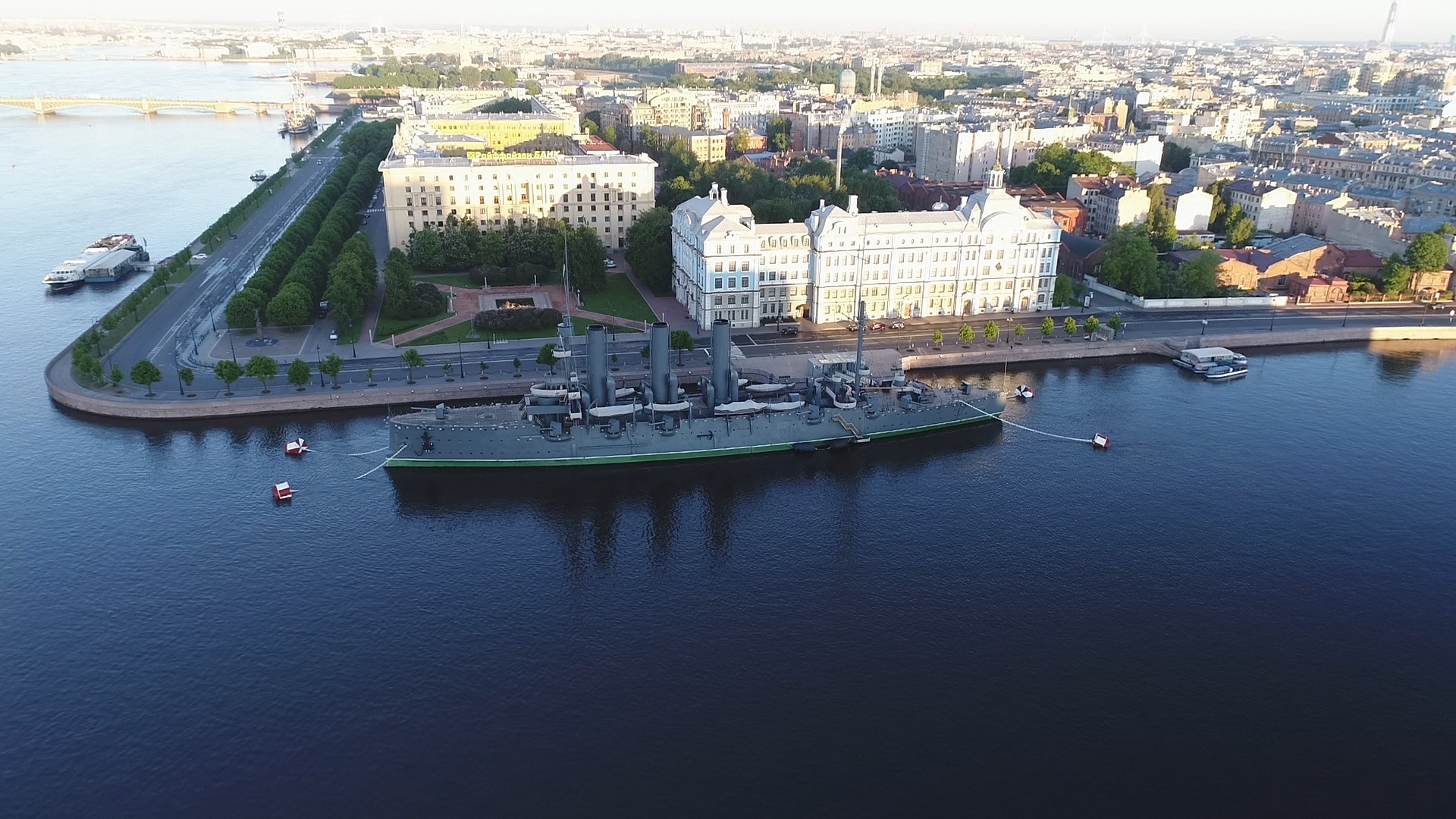 Военный боевой корабль Крейсер «Аврора» (Сruiser Aurora) в Санкт-Петербурге – фотографии России