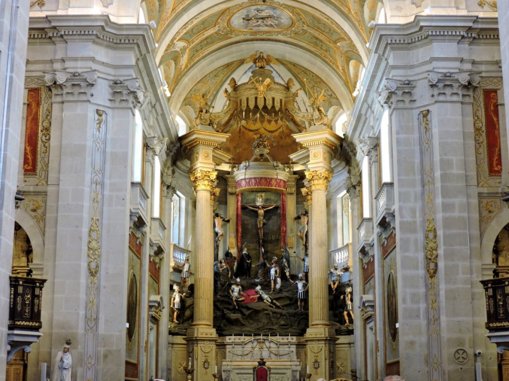 Церквушка в стиле барокко - главная достопримечательность Бон-Жезуш – фотографии Португалии