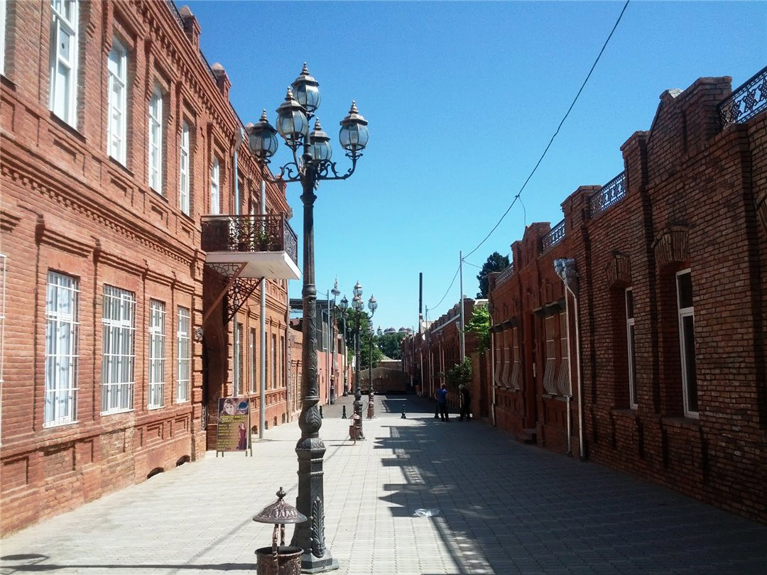 Улицы города Гянджа в Азербайджане. Фото 1 – фотографии Азербайджана