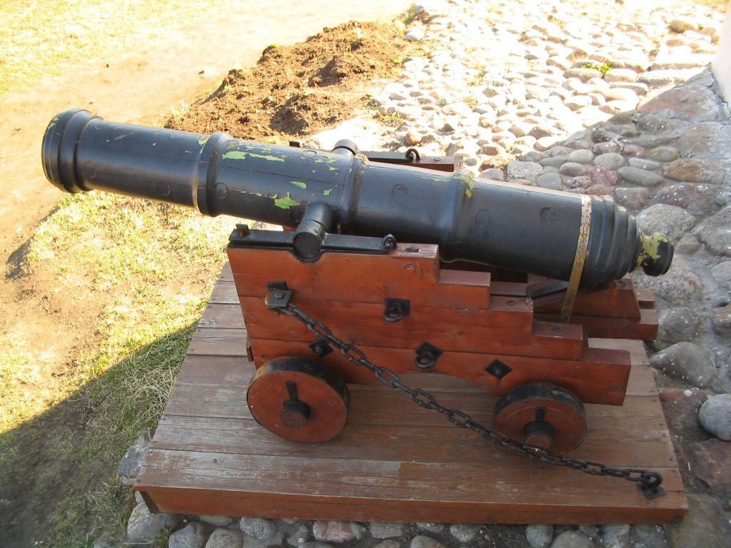 Памятник в Приозерске, Россия. Фото 2 – фотографии России