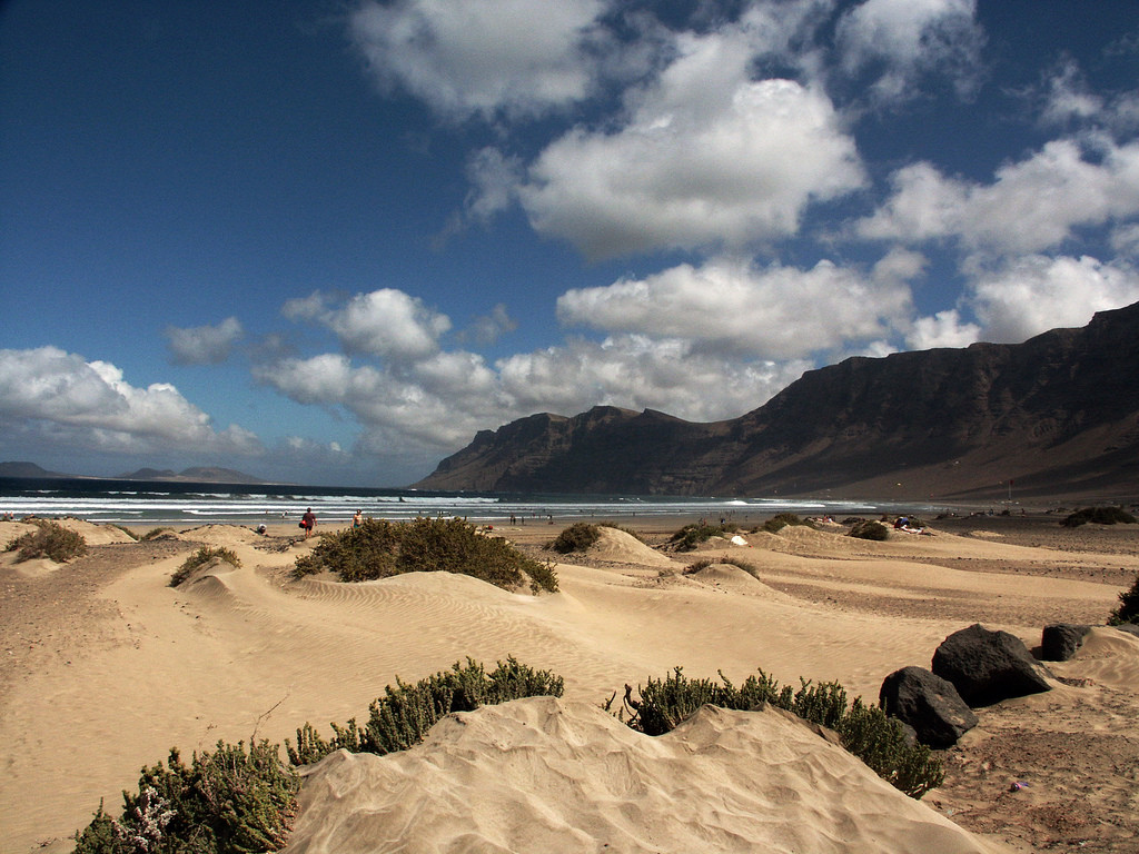 Пляж Фамара в Калета-де-Фамара, Канарские острова – фотографии Канарских островов