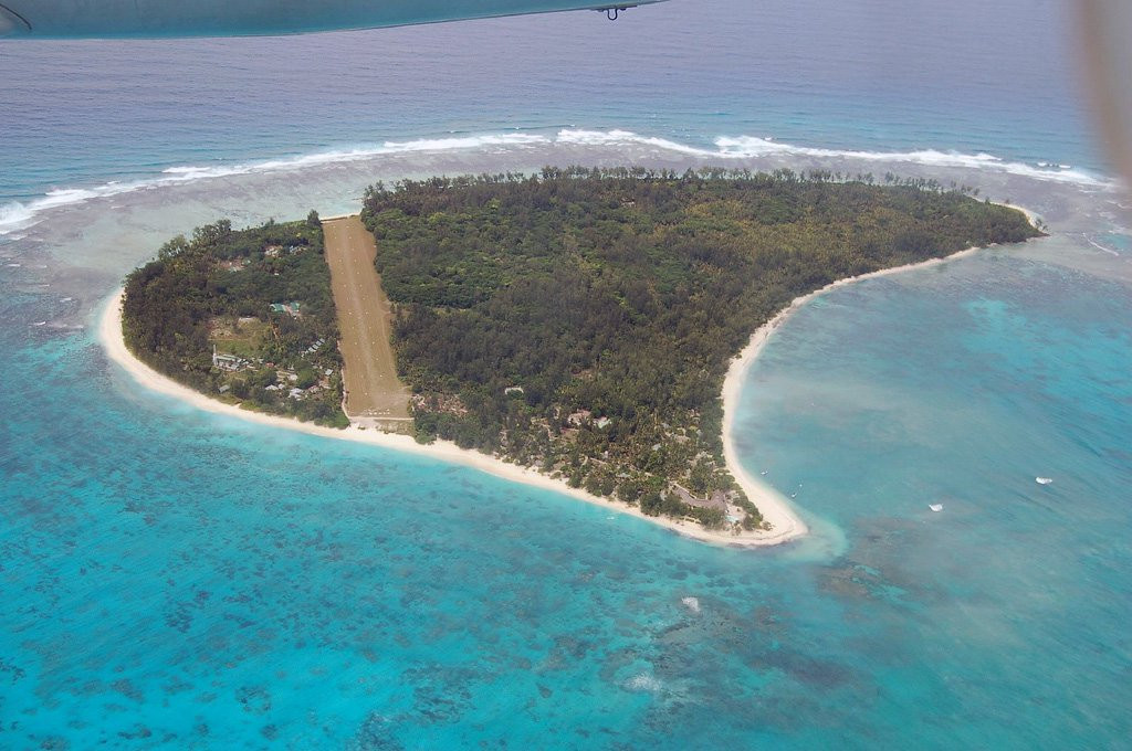 Панорамный вид острова Денис – фотографии Сейшельских островов