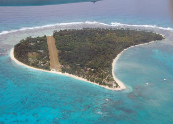 Панорамный вид острова Денис – фотографии Сейшельских островов