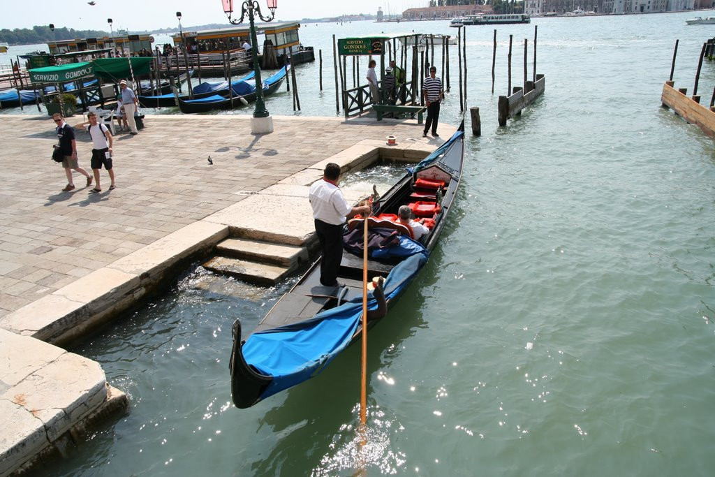 Гондола в Венеции – фотографии Италии