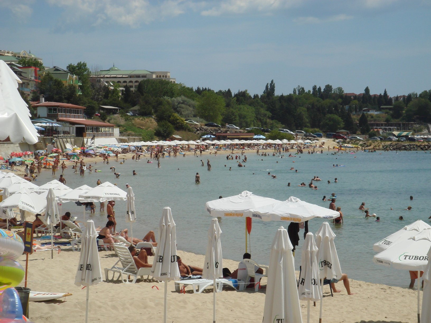 Люди на пляже в Равде, Болгария. Фото 1 – фотографии Болгарии