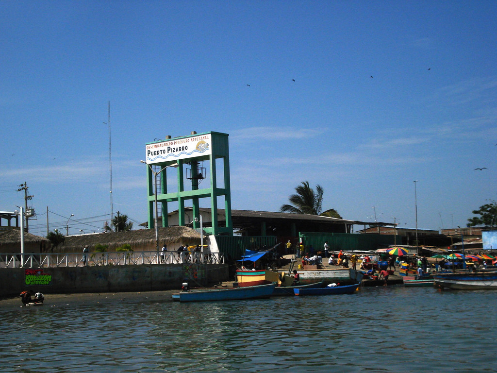 Прибрежный город Пуэрто-Писарро (Puerto Pizarro) – фотографии Перу