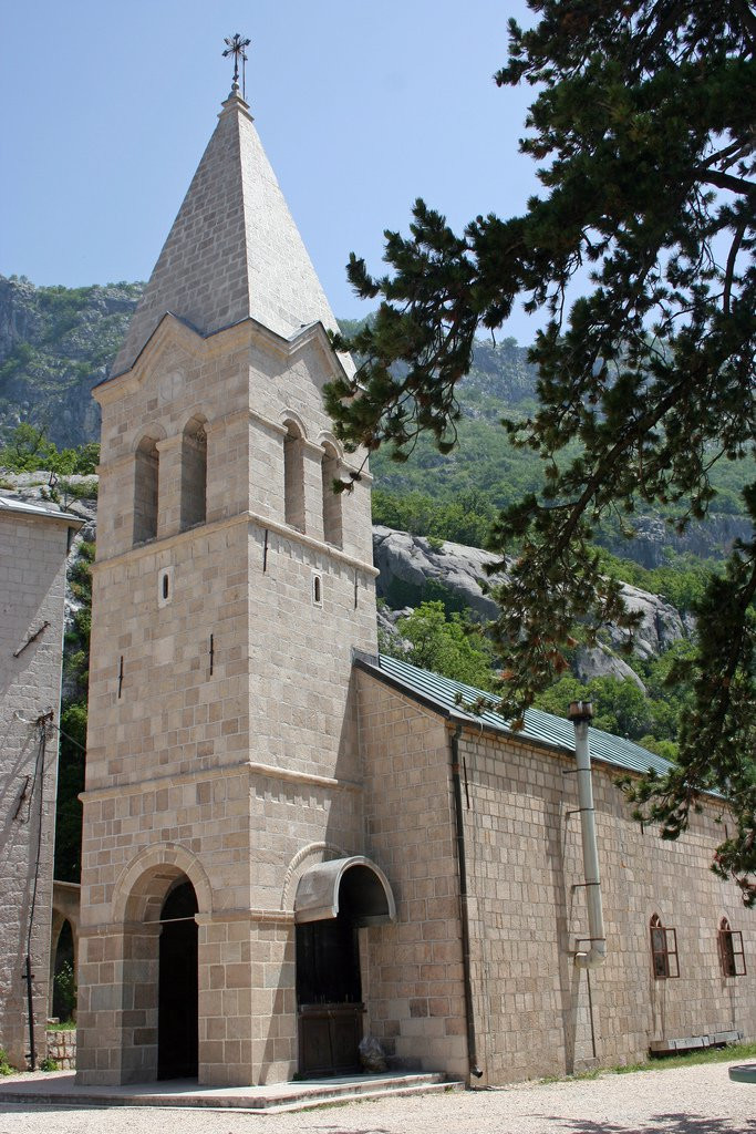 Церковь в Даниловграде, Черногория. Фото 13 – фотографии Черногории