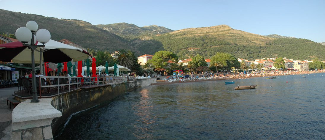 Набережная в Петровац, Черногория. Фото 3 – фотографии Черногории