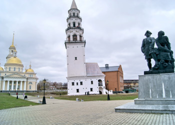 Невьянская башня – российский аналог «Пизанской башни» – фотографии России