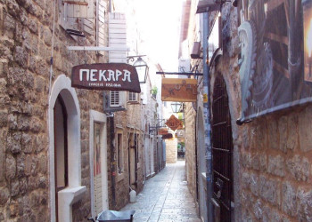 Улица в Будва, Черногория. Фото 8 – фотографии Черногории