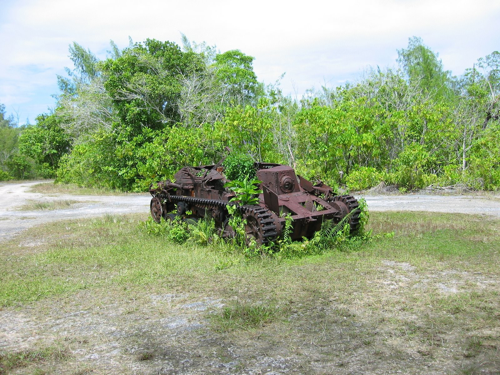 Танки на острове Пелелиу в Палау – фотографии Палау