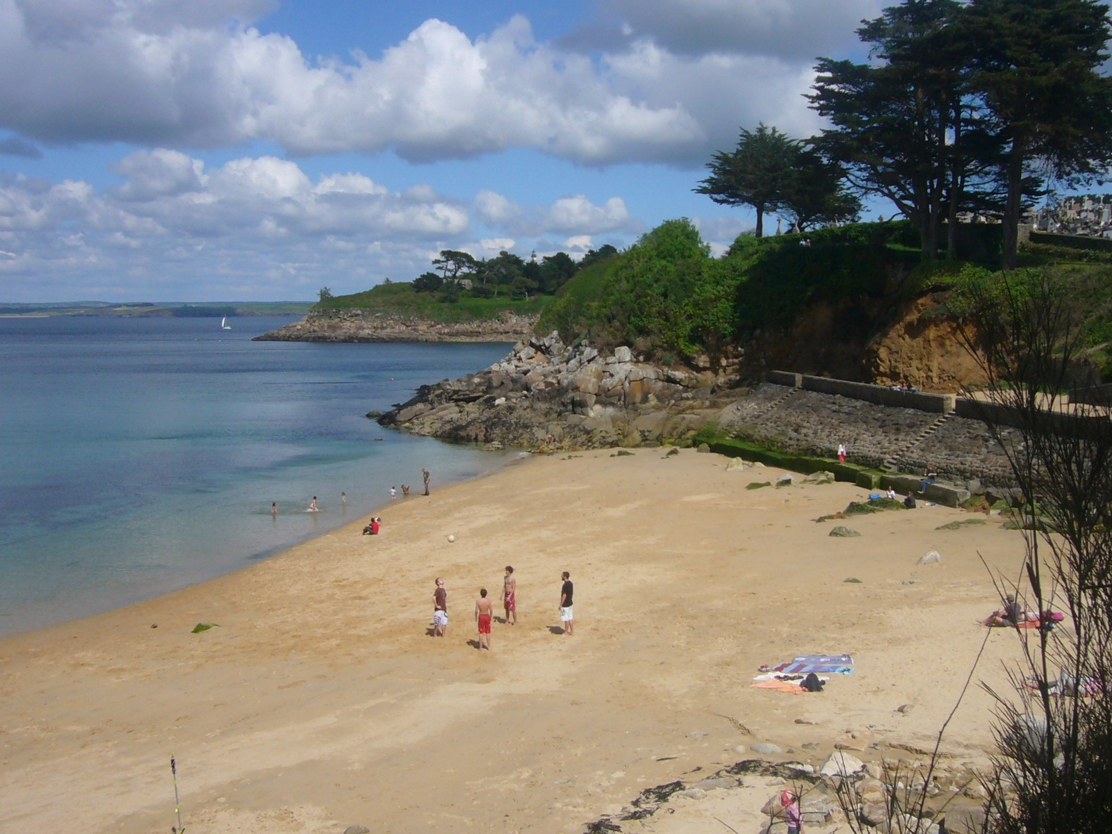 Пляж в Дуарненезе, Франция – фотографии Франции