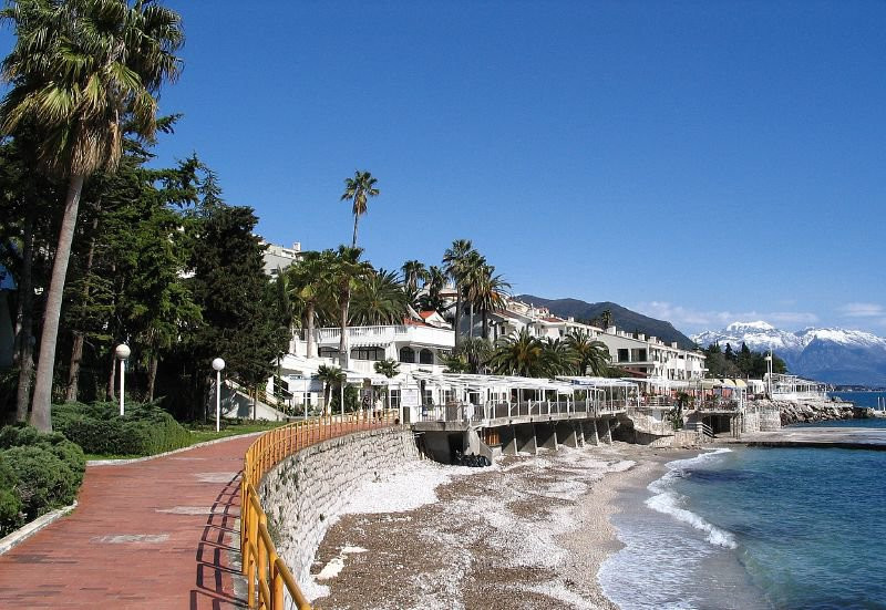 Набережная в Херцег-Нови, Черногория. Фото 8 – фотографии Черногории