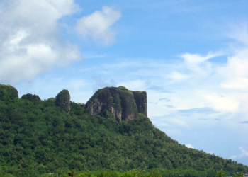 Скала Sokehs Rock – фотографии Федеративных Штатов Микронезии