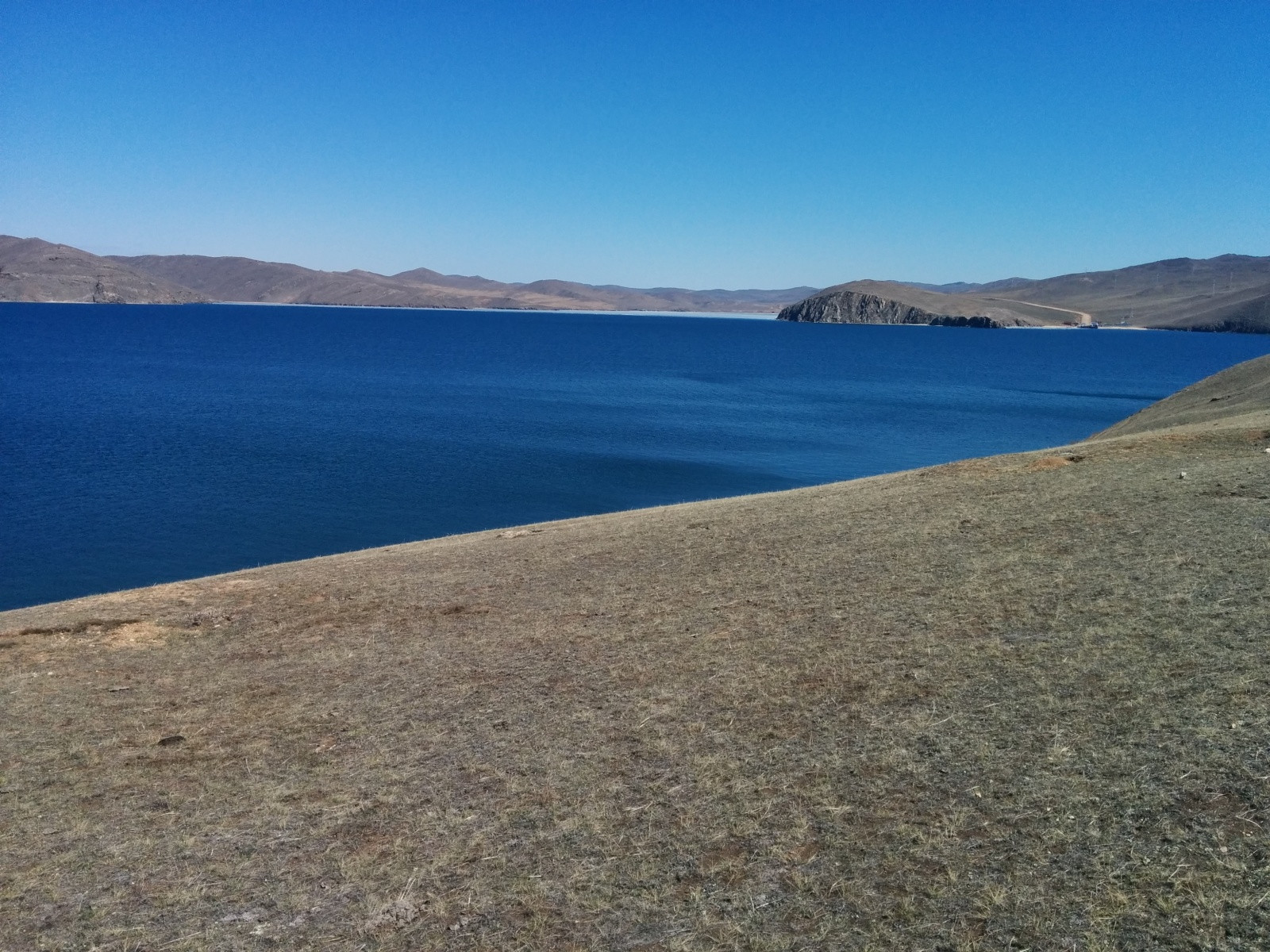 Вид на Ольхон из Сахюрты. Фото 1 – фотографии России