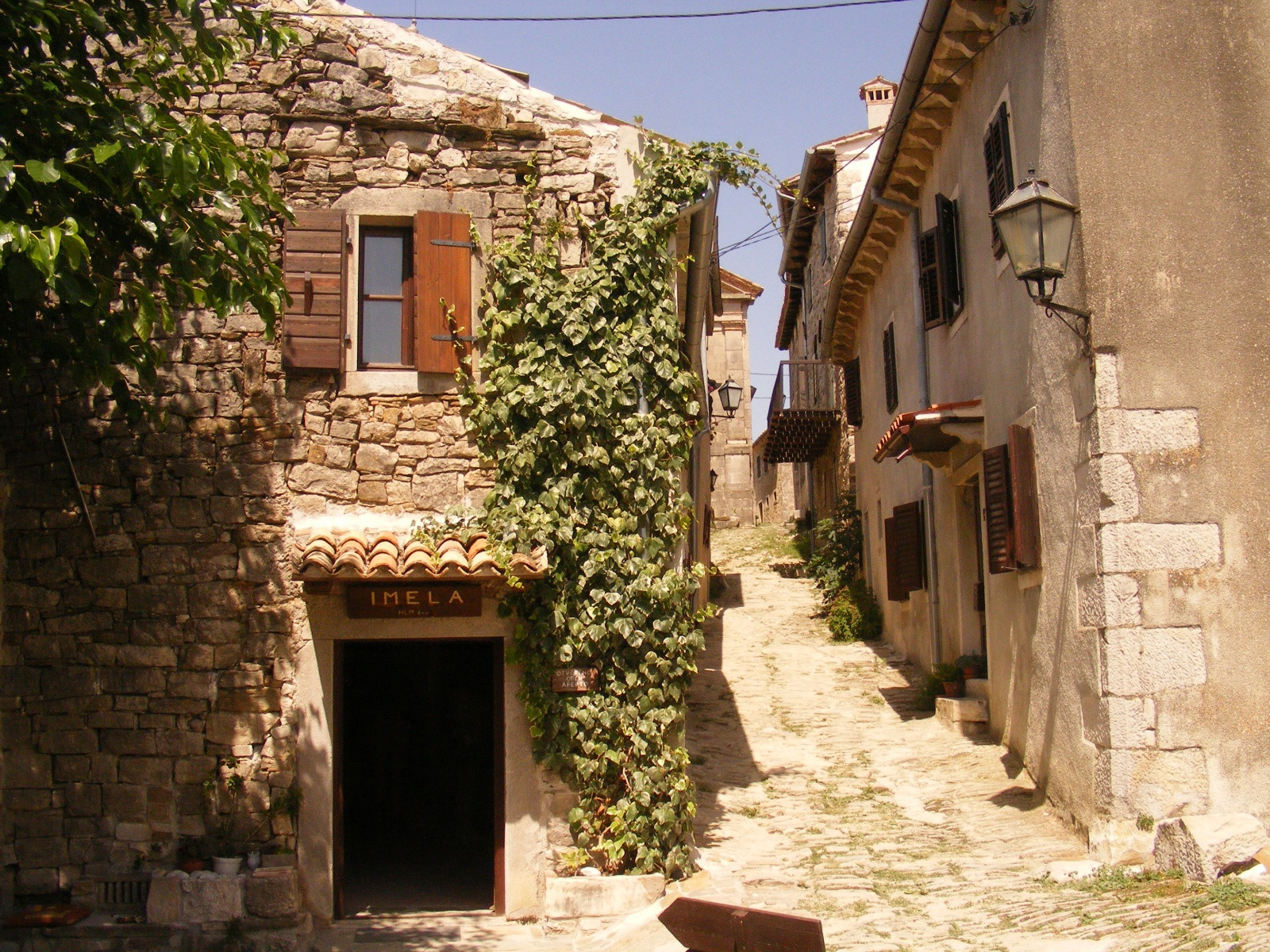 Хум (Hum) – город-крепость в Хорватии – фотографии Хорватии