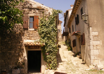 Хум (Hum) – город-крепость в Хорватии – фотографии Хорватии