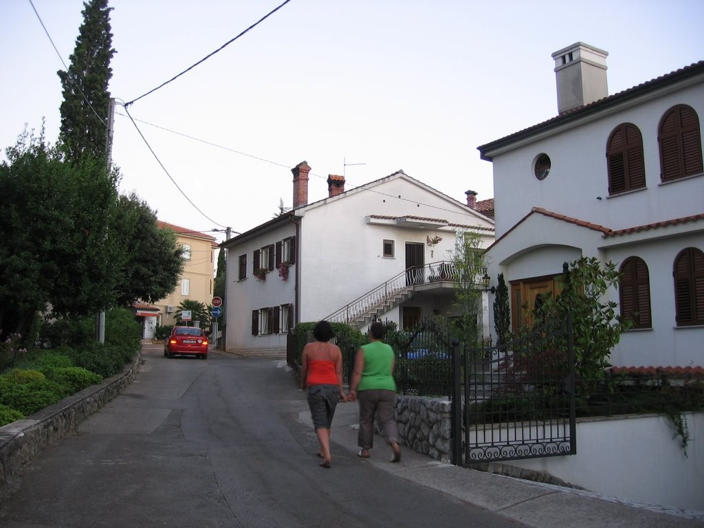 Дома в Малинске, Хорватия – фотографии Хорватии