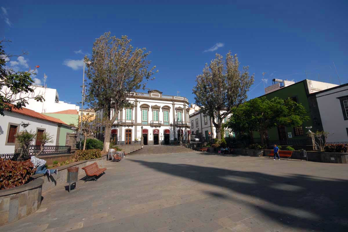 Арукас (Arucas) – город в северной части Гран-Канарии – фотографии Канарских островов