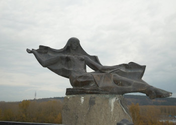 Памятник реке Томь в Кемерово, Россия. Фото 3 – фотографии России