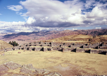 Панорамный вид крепости инков – фотографии Перу
