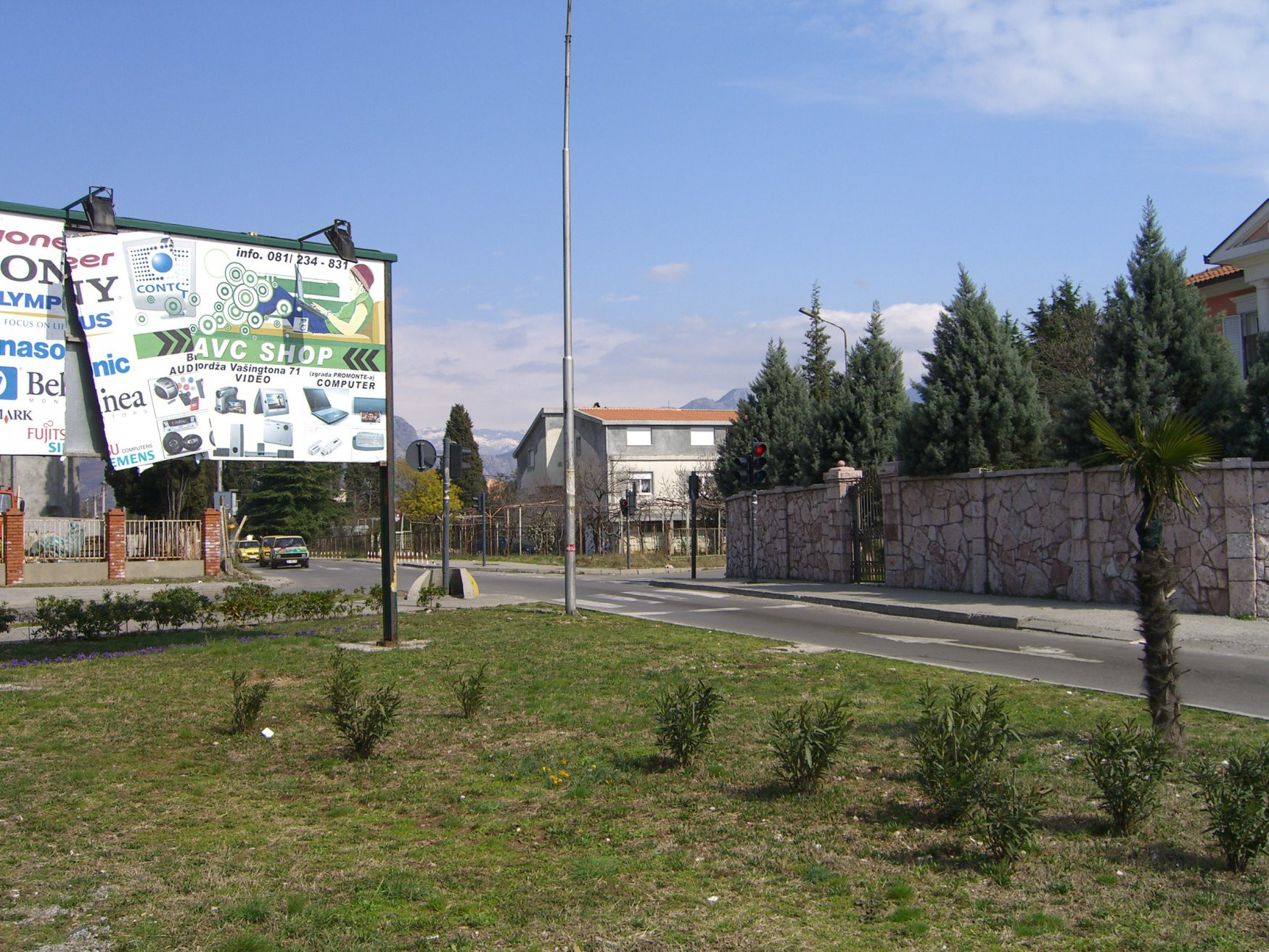 Улица в Жабляк, Черногория. Фото 4 – фотографии Черногории