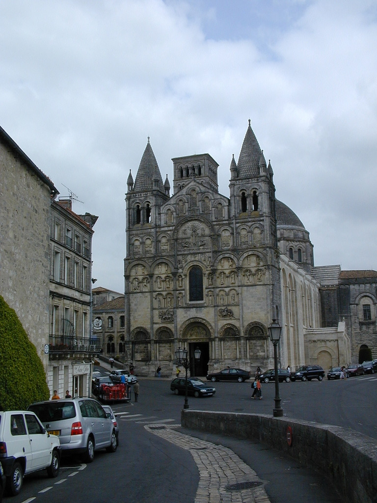 Храм в Ангулеме, Франция. Фото 2 – фотографии Франции