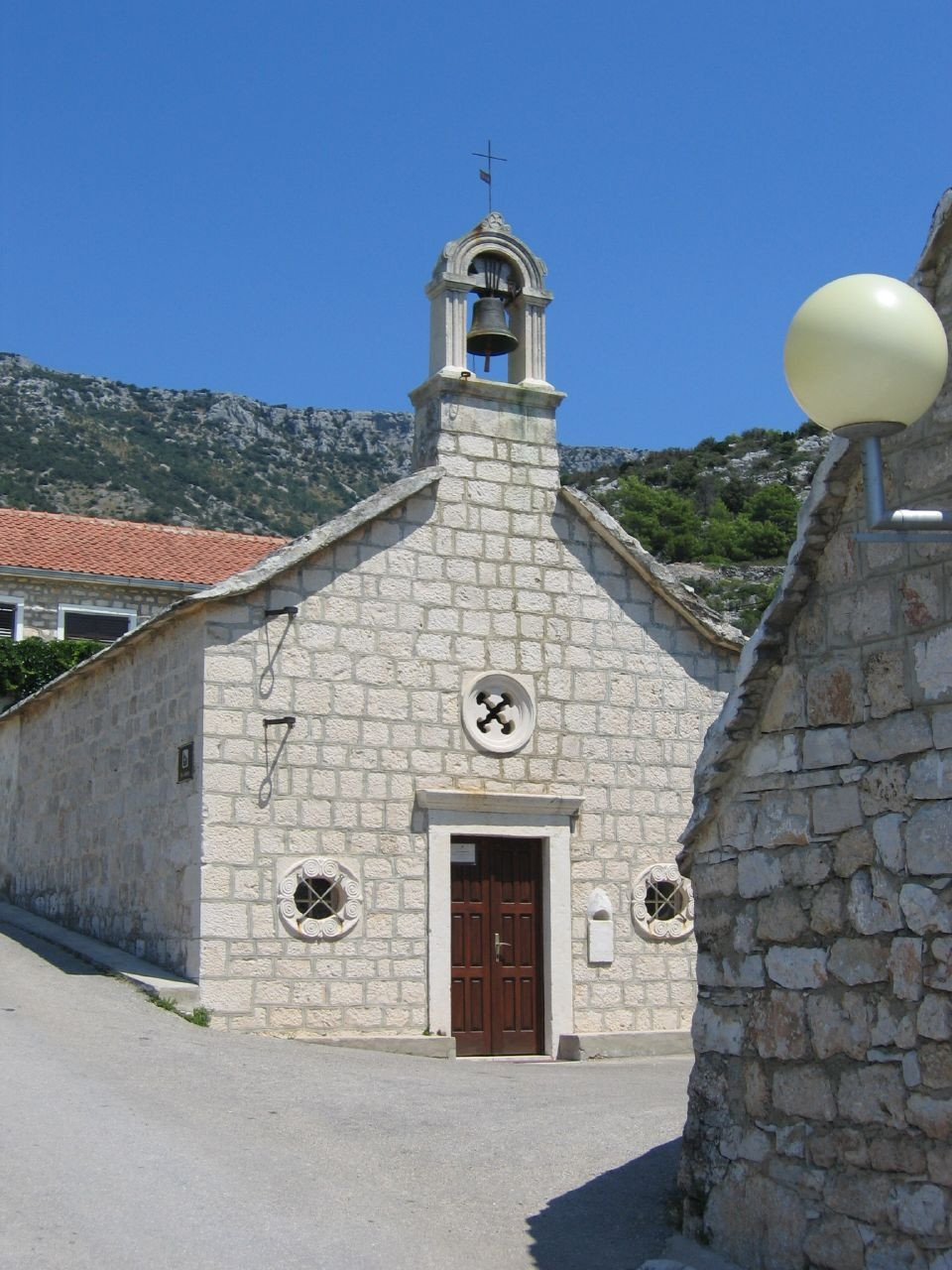 Церковь в Бол, Хорватия – фотографии Хорватии