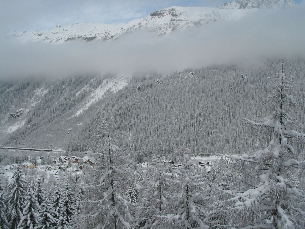 Пейзаж в Аржентьере, Франция – фотографии Франции