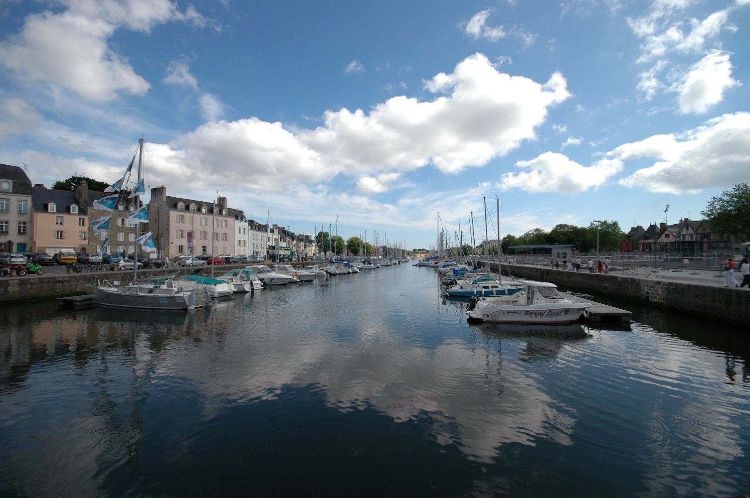 Яхты и катера в Ванне, Франция – фотографии Франции