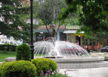 Фонтан в Сандански, Болгария – фотографии Болгарии