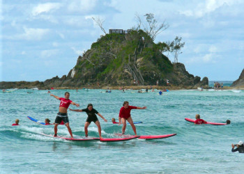 Сёрферы в Байрон-Бэй, Австралия. Фото 1 – фотографии Австралии