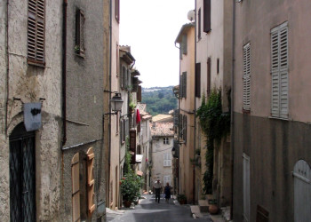 Улица в Биоте, Франция. Фото 1 – фотографии Франции