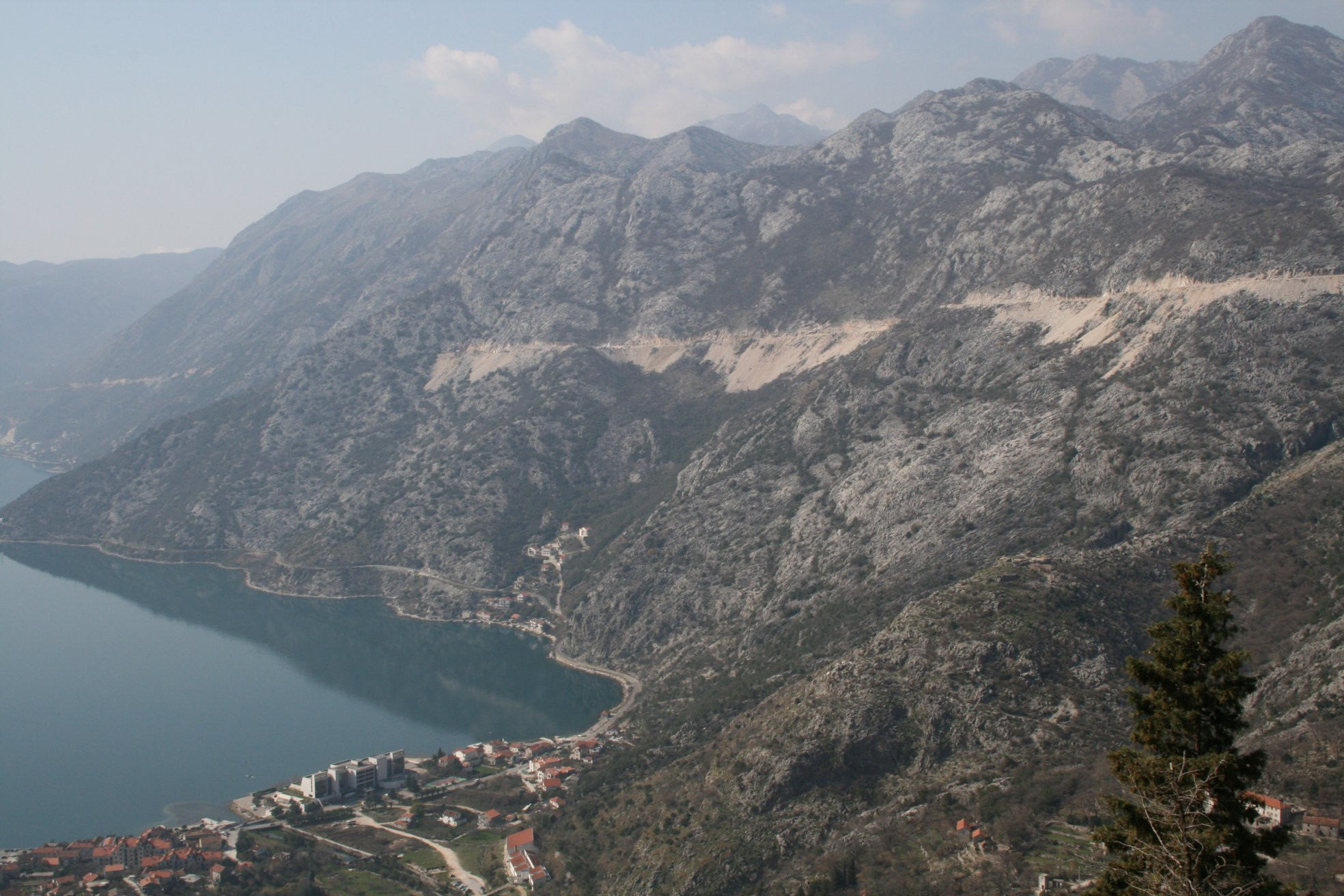 Горы в Рисан, Черногория – фотографии Черногории