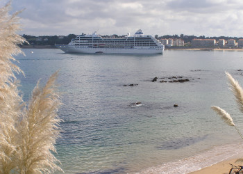 Корабль в Сибуре, Франция – фотографии Франции