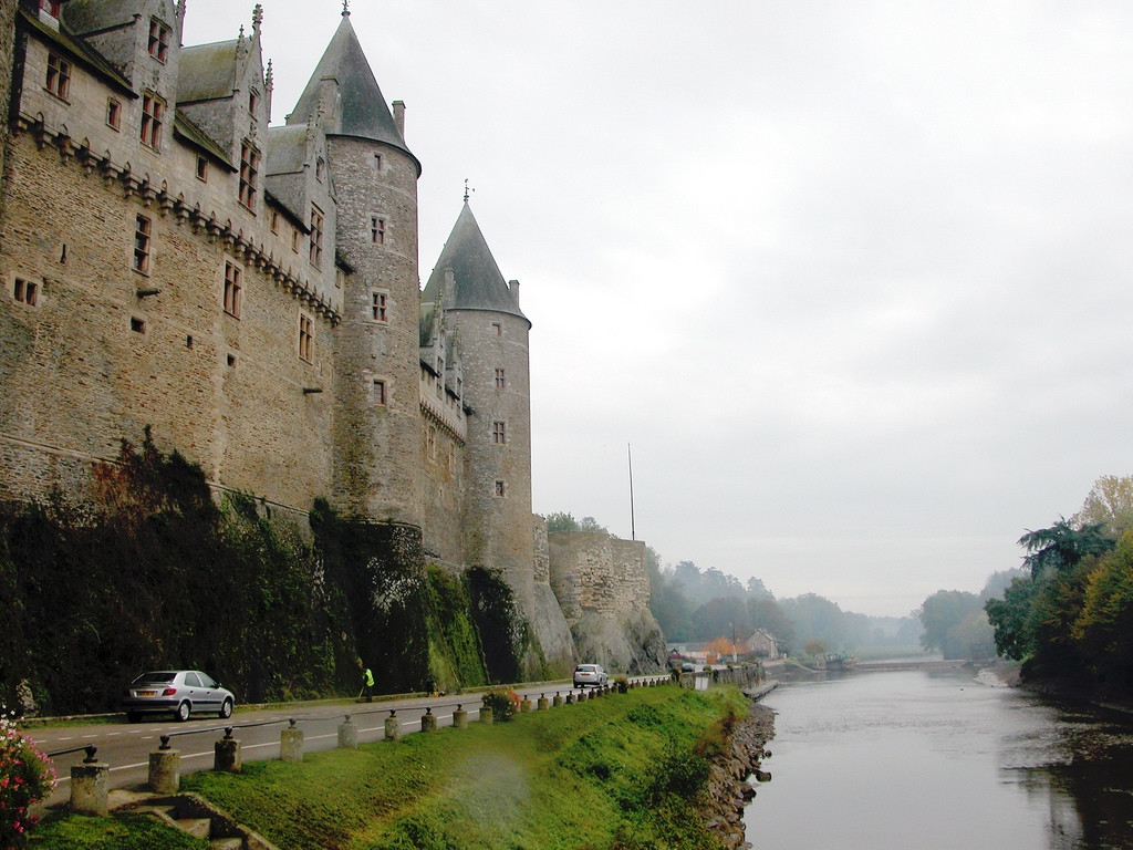 Замок в Жослен, Франция. Фото 1 – фотографии Франции