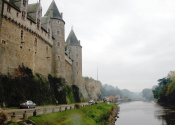 Замок в Жослен, Франция. Фото 1 – фотографии Франции