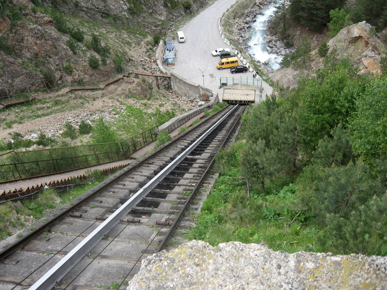 Подъёмник в ущелье Адыр Су, Россия – фотографии России